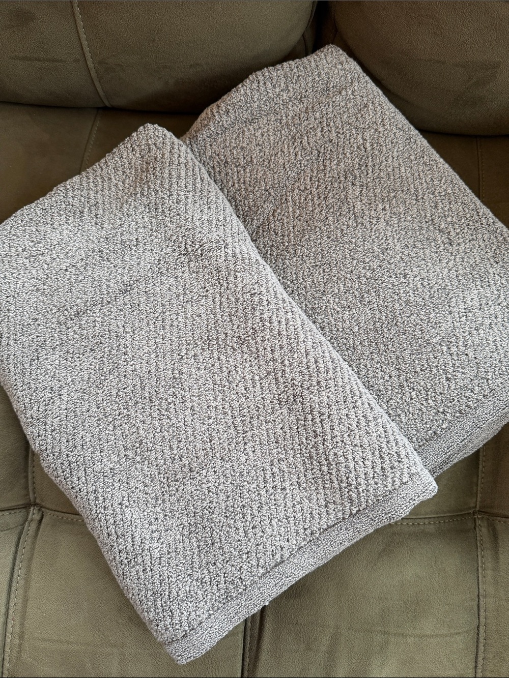 EVERPLUSH 6-Piece Towel Set in Gray - Picture 3 of 8